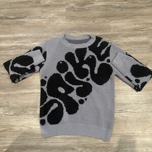 Abstract Patterned Gray Sweater